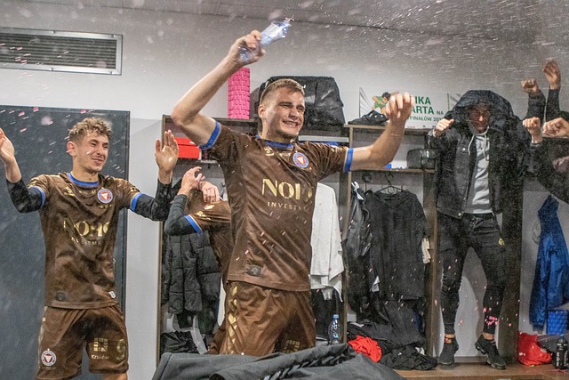 季中并没有 季中并没有